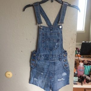 NWT H&M distressed overalls💙